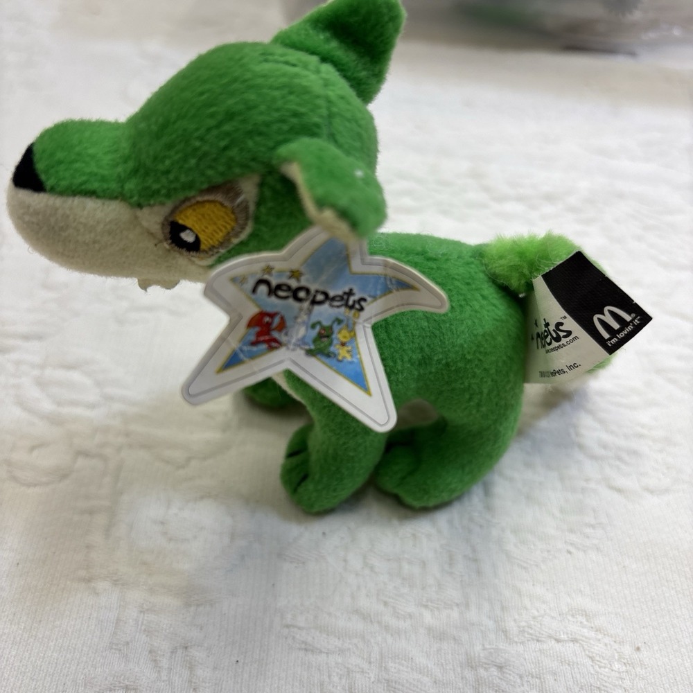 2004 McDonald's Neopets Green Lupe Plush